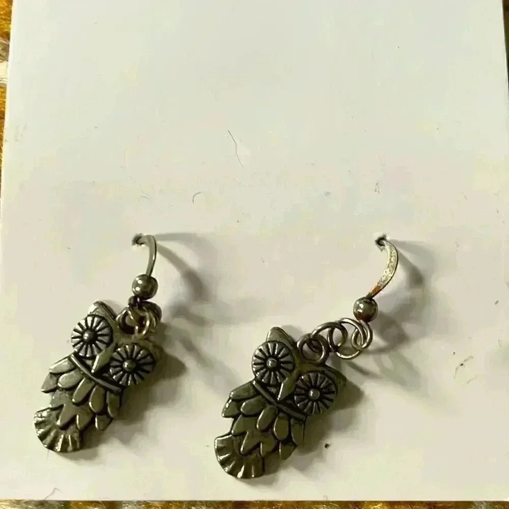 Silver lightweight owl earrings
